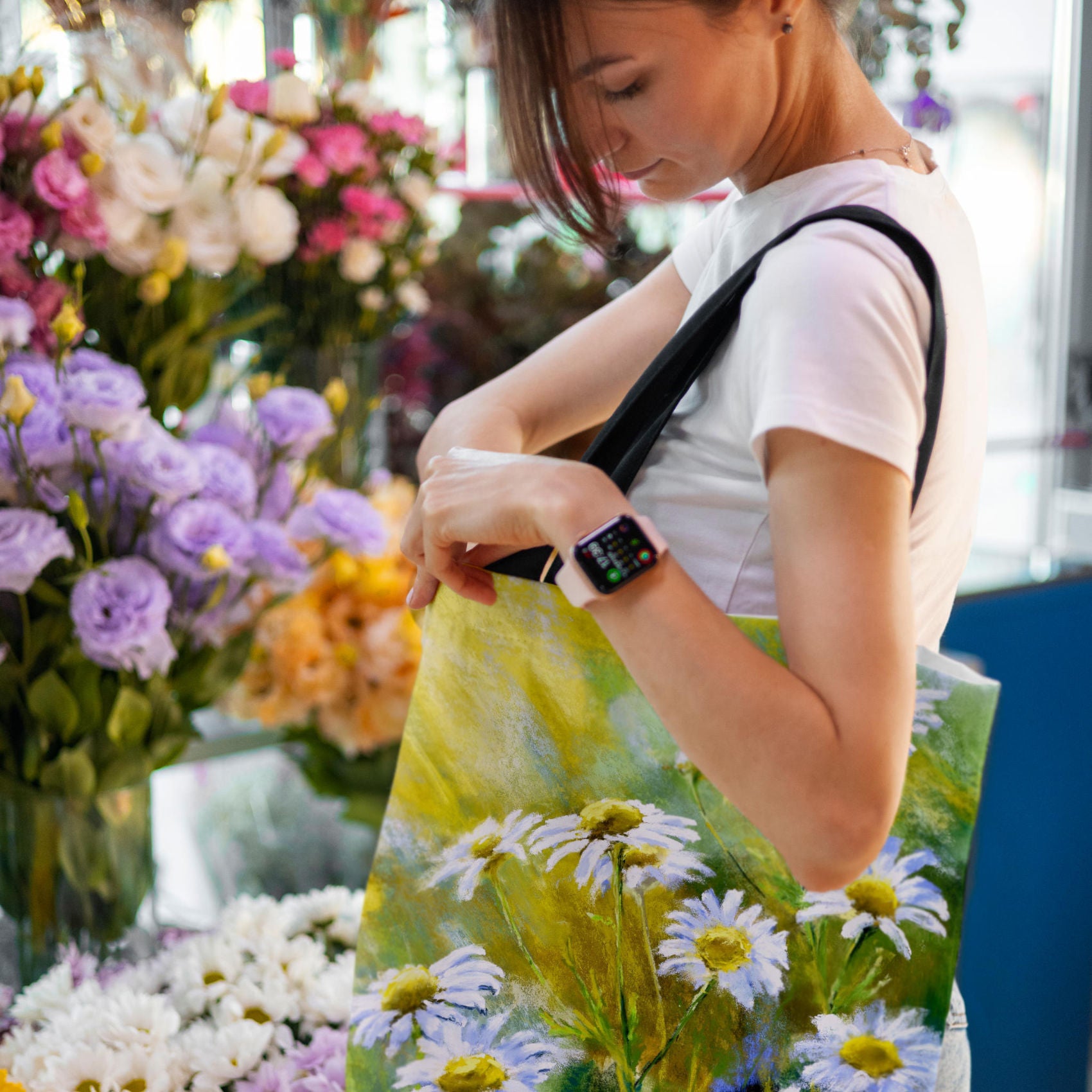 Lady holding the Daisy Flowers in the Sunshine art tote